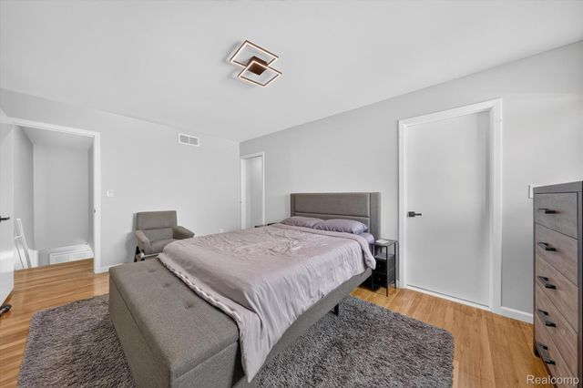 761 Kirts Boulevard, Troy, MI 48084
