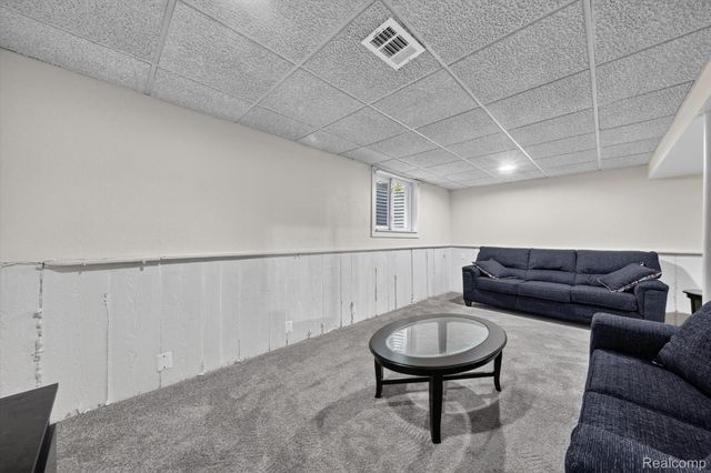 761 Kirts Boulevard, Troy, MI 48084