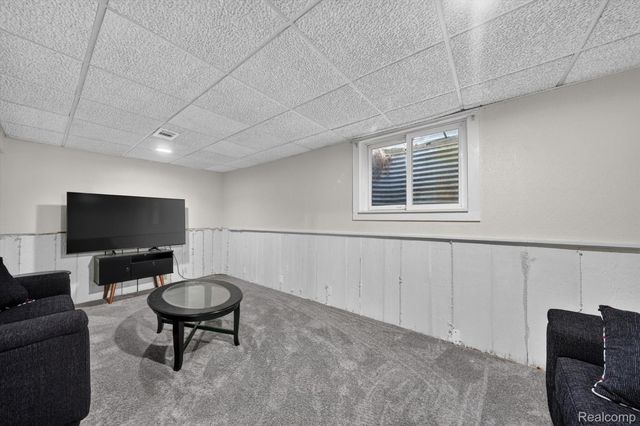 761 Kirts Boulevard, Troy, MI 48084