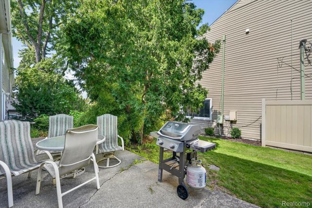 761 Kirts Boulevard, Troy, MI 48084
