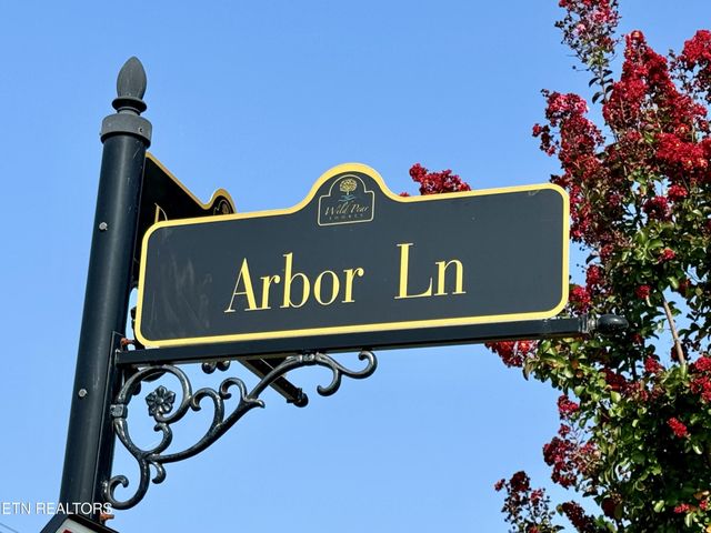 142 Arbor Lane, Dandridge, TN 37725