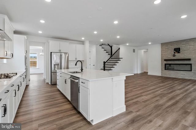 2000 ARAM DR, Accokeek, MD 20607