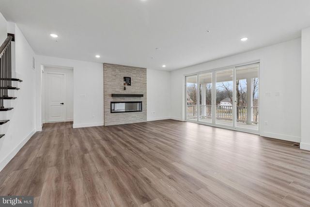 2000 ARAM DR, Accokeek, MD 20607