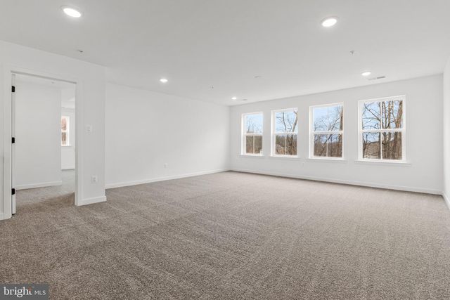 2000 ARAM DR, Accokeek, MD 20607