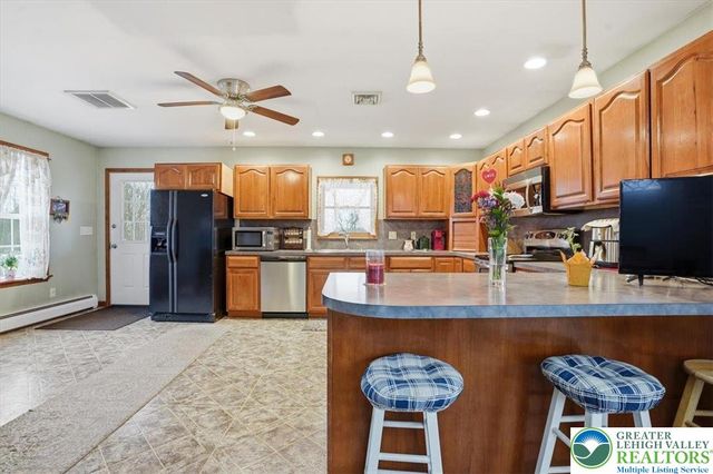 488 Sportsman Club Road, Plainfield Twp, PA 18064