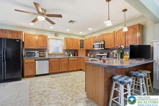 488 Sportsman Club Road, Plainfield Twp, PA 18064