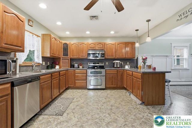 488 Sportsman Club Road, Plainfield Twp, PA 18064