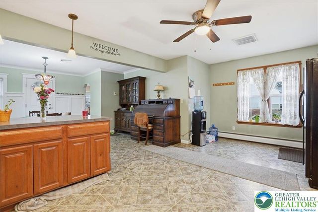 488 Sportsman Club Road, Plainfield Twp, PA 18064