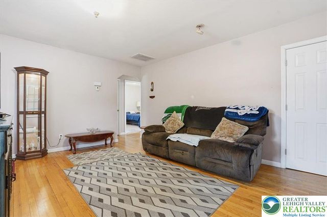 488 Sportsman Club Road, Plainfield Twp, PA 18064