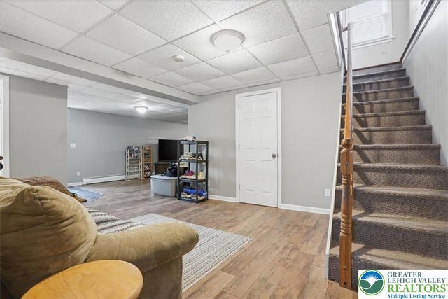 488 Sportsman Club Road, Plainfield Twp, PA 18064