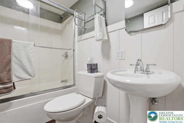 488 Sportsman Club Road, Plainfield Twp, PA 18064