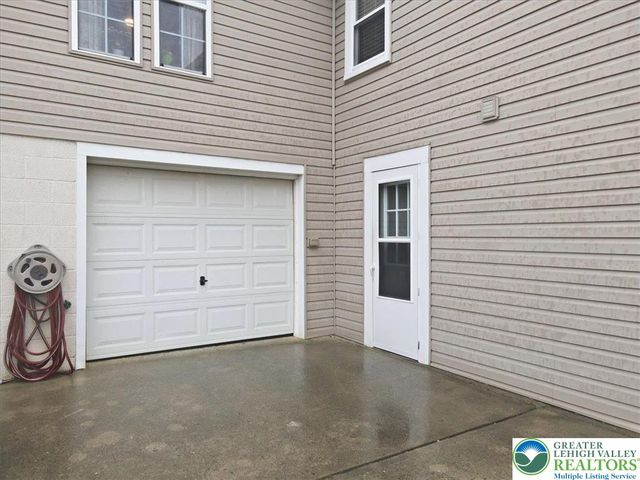 488 Sportsman Club Road, Plainfield Twp, PA 18064