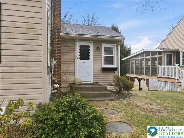 488 Sportsman Club Road, Plainfield Twp, PA 18064