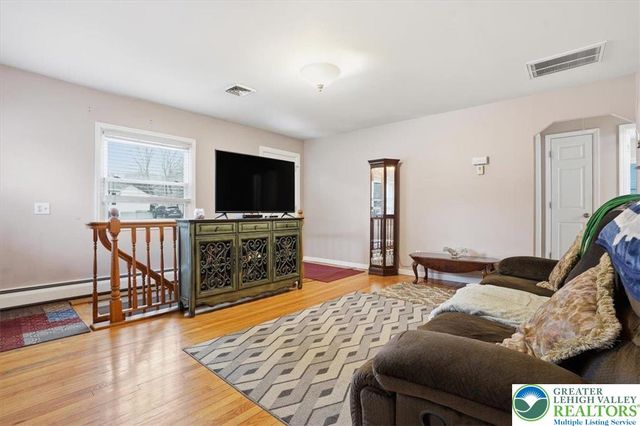 488 Sportsman Club Road, Plainfield Twp, PA 18064