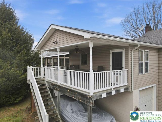 488 Sportsman Club Road, Plainfield Twp, PA 18064