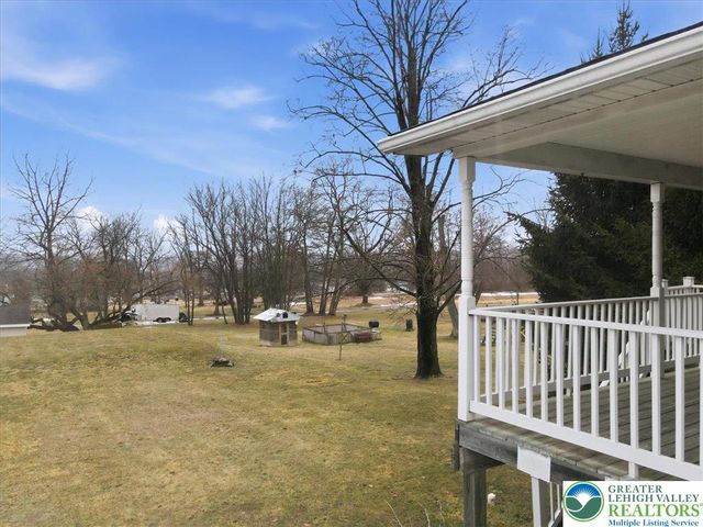 488 Sportsman Club Road, Plainfield Twp, PA 18064