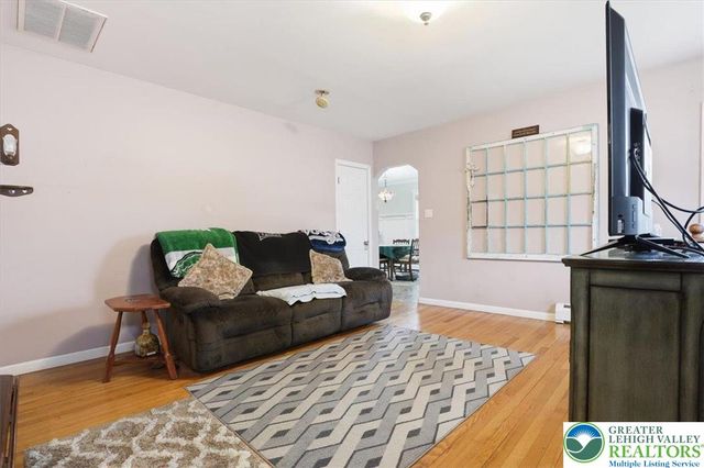 488 Sportsman Club Road, Plainfield Twp, PA 18064