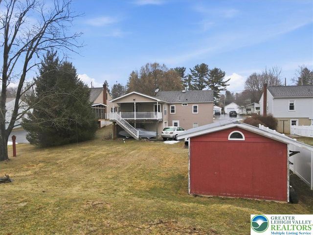 488 Sportsman Club Road, Plainfield Twp, PA 18064