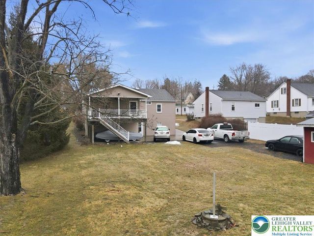 488 Sportsman Club Road, Plainfield Twp, PA 18064