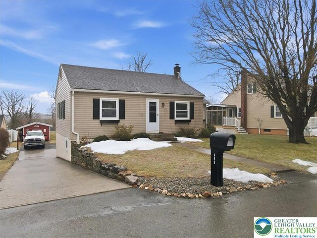 488 Sportsman Club Road, Plainfield Twp, PA 18064