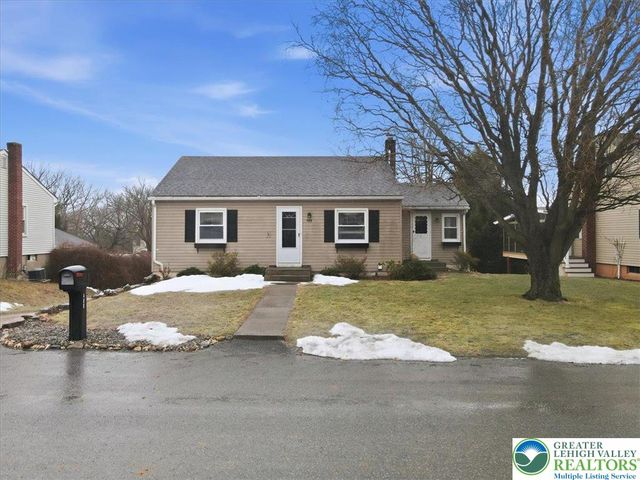 488 Sportsman Club Road, Plainfield Twp, PA 18064