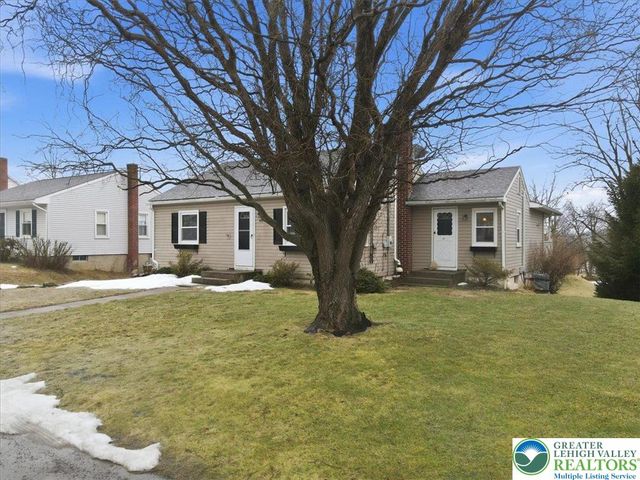 488 Sportsman Club Road, Plainfield Twp, PA 18064