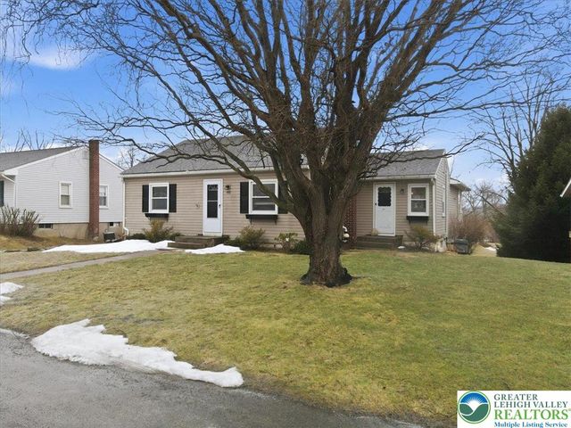 488 Sportsman Club Road, Plainfield Twp, PA 18064