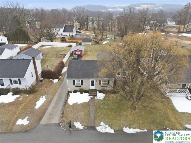 488 Sportsman Club Road, Plainfield Twp, PA 18064