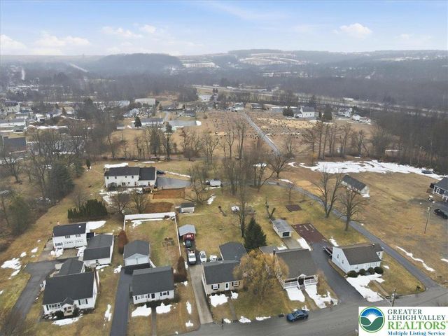 488 Sportsman Club Road, Plainfield Twp, PA 18064