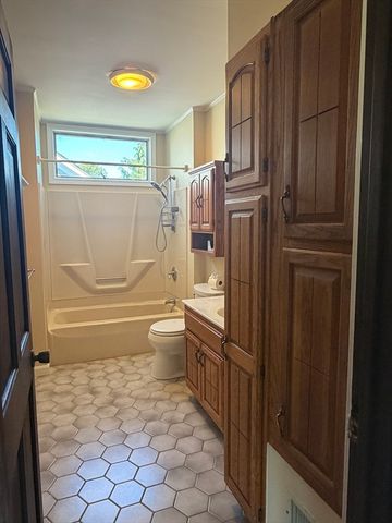 108 Norwood Ave 2, Newton, MA 02460