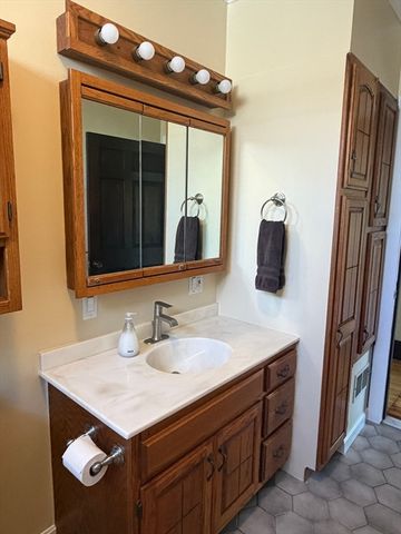108 Norwood Ave 2, Newton, MA 02460