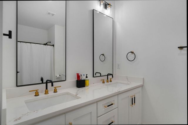 300 Raven Circle, Rogersville, MO 65742