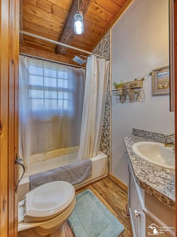 7860 Head O Lake Road, Whiteford Twp, MI 49267