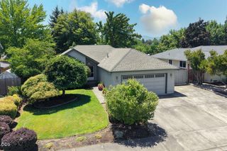 2736 Juanita Avenue, Medford, OR 97504