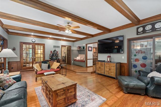 621 Old Riverwoods Lane, Chesterfield, MO 63017