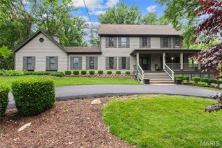 621 Old Riverwoods Lane, Chesterfield, MO 63017