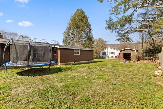 1002 Dennis Avenue, Jasper, TN 37347