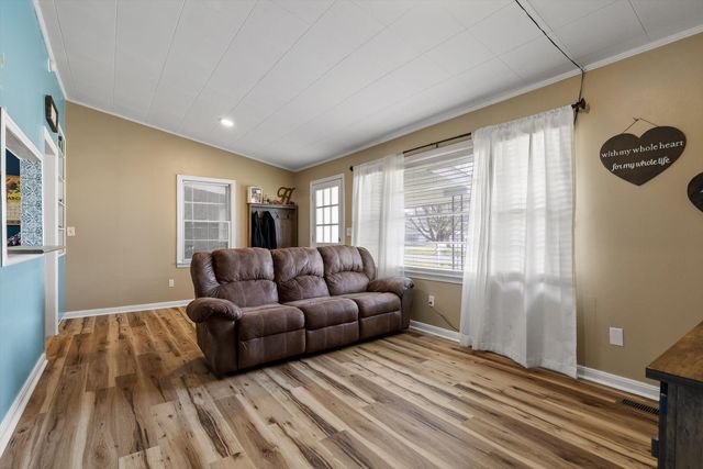 1002 Dennis Avenue, Jasper, TN 37347