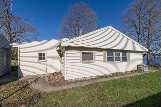 8130 W Q Avenue, Kalamazoo, MI 49009