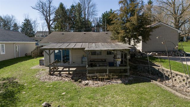8130 W Q Avenue, Kalamazoo, MI 49009
