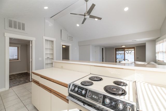 8130 W Q Avenue, Kalamazoo, MI 49009