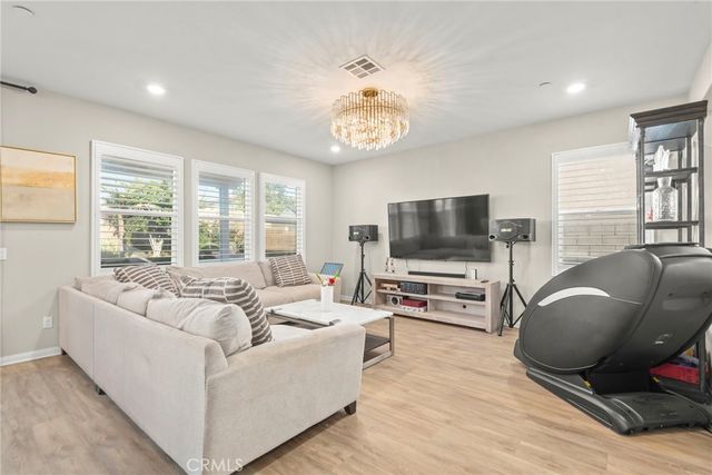 2855 E HOWLETT LN, Ontario, CA 91762