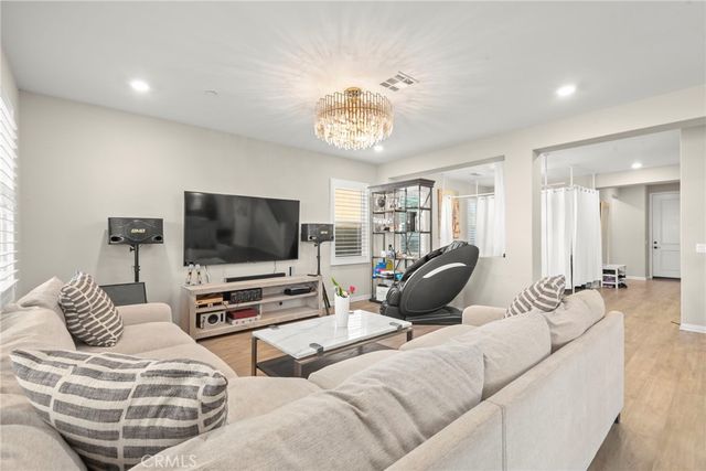 2855 E HOWLETT LN, Ontario, CA 91762