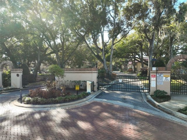 1265 SAINT TROPEZ CIRCLE GE, Orlando, FL 32806