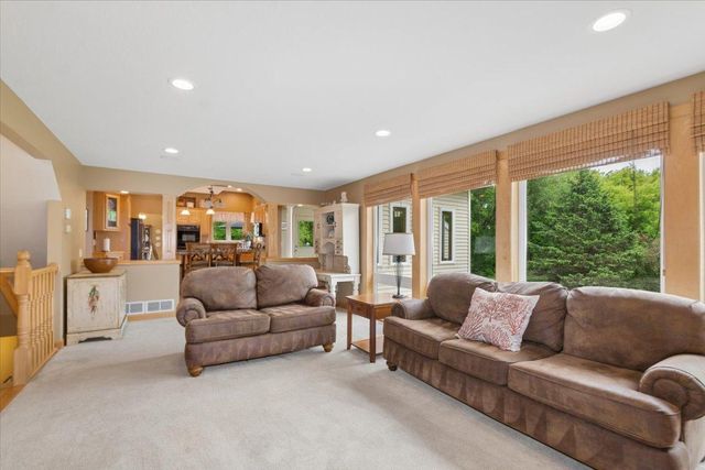 19825 Emperor Court, Farmington, MN 55024