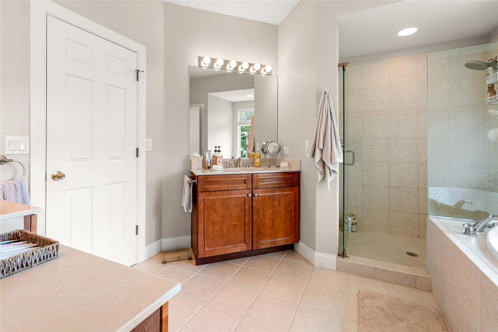 Image 11 of property listing at 3519 HEARDS FERRY DRIVE, Tampa, FL 33618