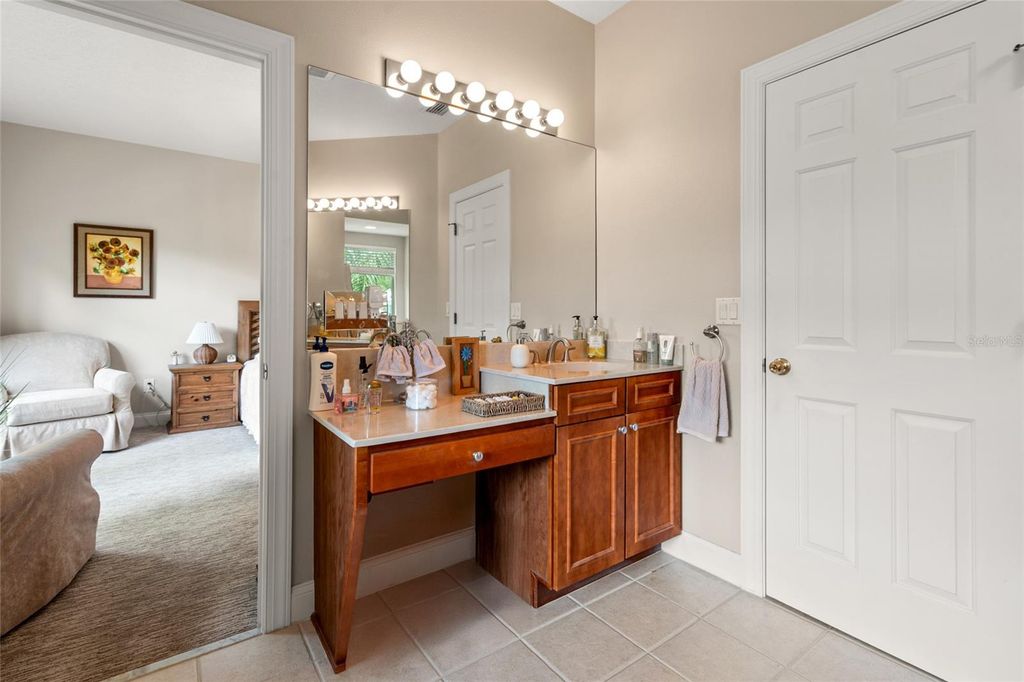 Image 13 of property listing at 3519 HEARDS FERRY DRIVE, Tampa, FL 33618