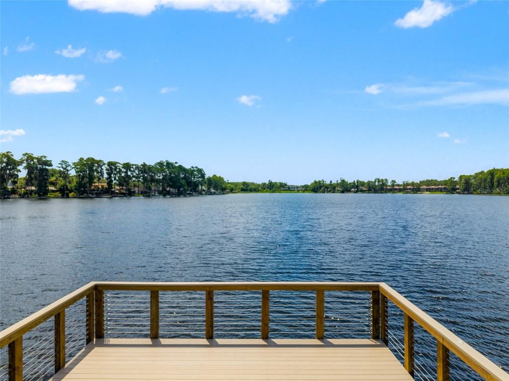 Image 3 of property listing at 3519 HEARDS FERRY DRIVE, Tampa, FL 33618