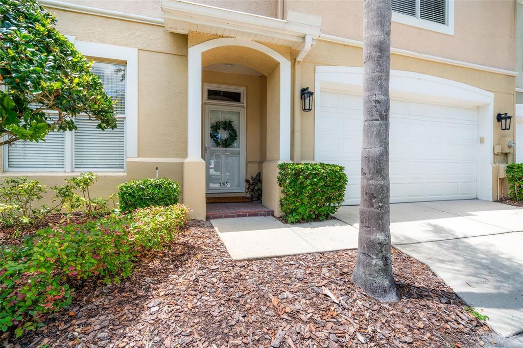 Image 31 of property listing at 3519 HEARDS FERRY DRIVE, Tampa, FL 33618