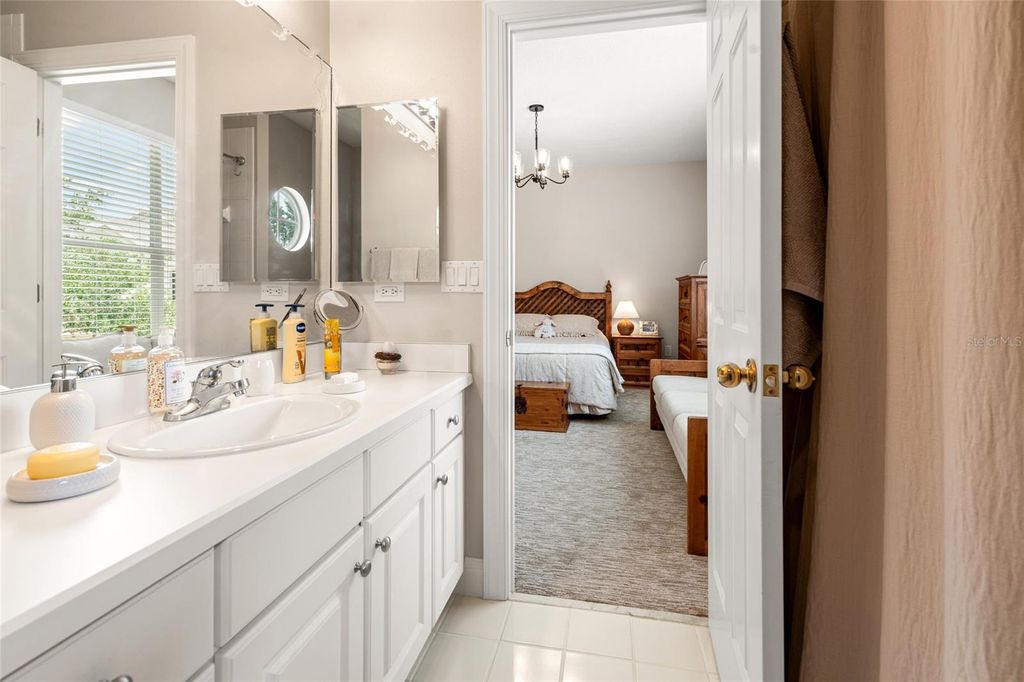 Image 6 of property listing at 3519 HEARDS FERRY DRIVE, Tampa, FL 33618